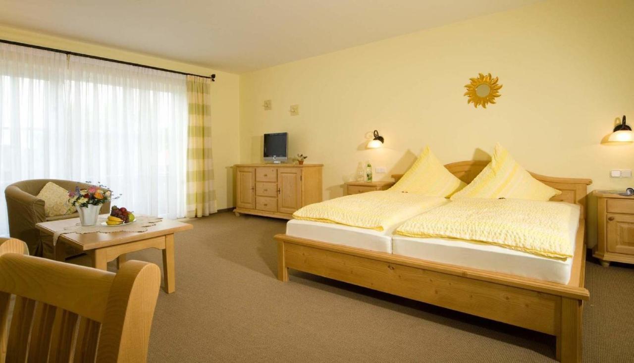 צוויזל Pension Landhaus Hochfeld מראה חיצוני תמונה